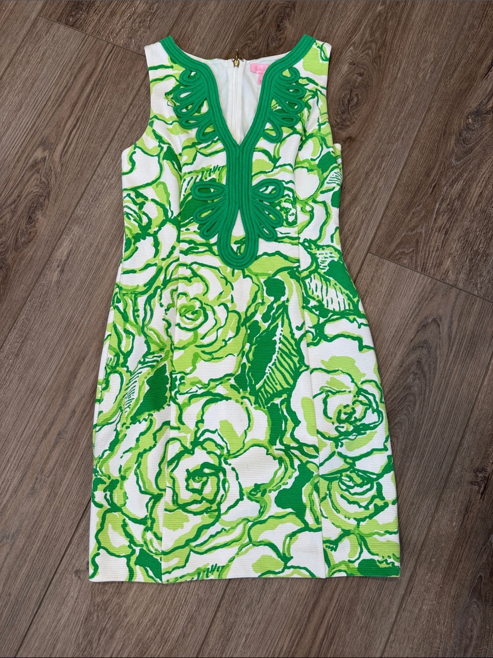 Lilly Pulitzer Green & White Floral Sheath Dress with Decorative V-Neck